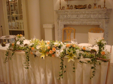 ヒルサイドクラブ迎賓館 八王子のプランナーブログ ナチュラルな草原のテーブル装花 結婚式場 ウエディング 挙式 ブライダル ゼクシィ