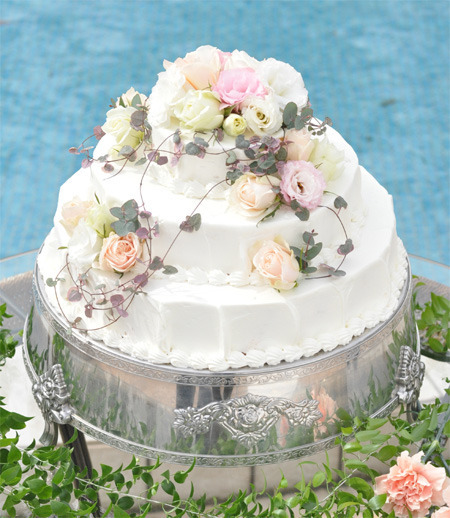 ウエディングケーキのご紹介 ブログ 石川県金沢市の結婚式場なら アニバーサリークラブ フラワーガーデン