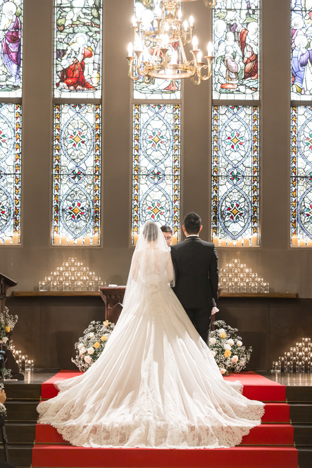 宮の森フランセス教会のプランナーブログ 挙式中の後ろ姿 結婚式場 ウエディング 挙式 ブライダル ゼクシィ