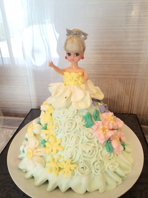 八雲迎賓館のプランナーブログ バービーちゃんのドールケーキ 結婚式場 ウエディング 挙式 ブライダル ゼクシィ
