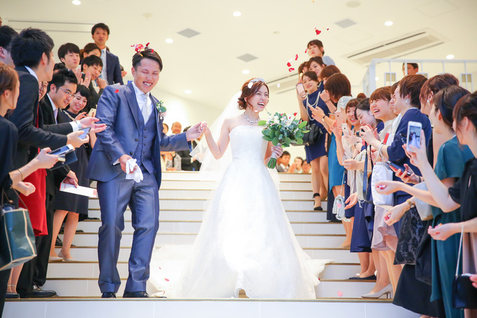 フラワーシャワー 広島の結婚式場 ララシャンスhiroshima迎賓館