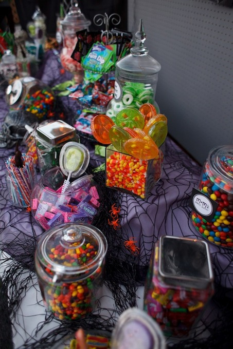 Halloween-wedding-sweets.jpg